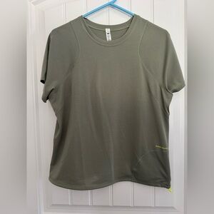 Lightweight Cinched Hem Hiking T-Shirt